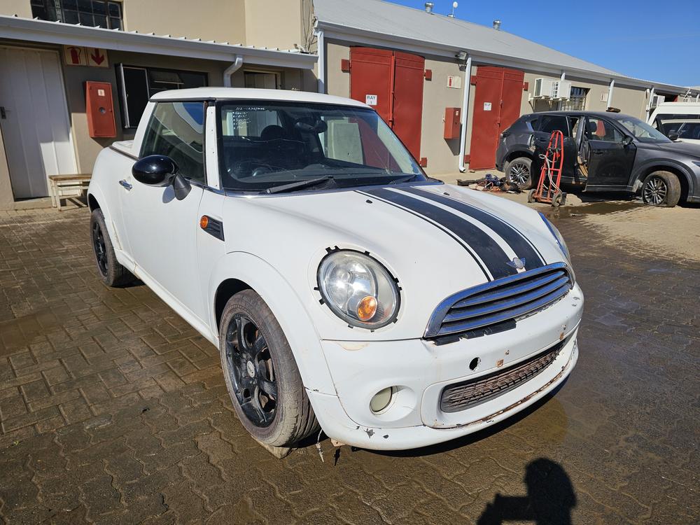 2011 MINI COOPER A/T